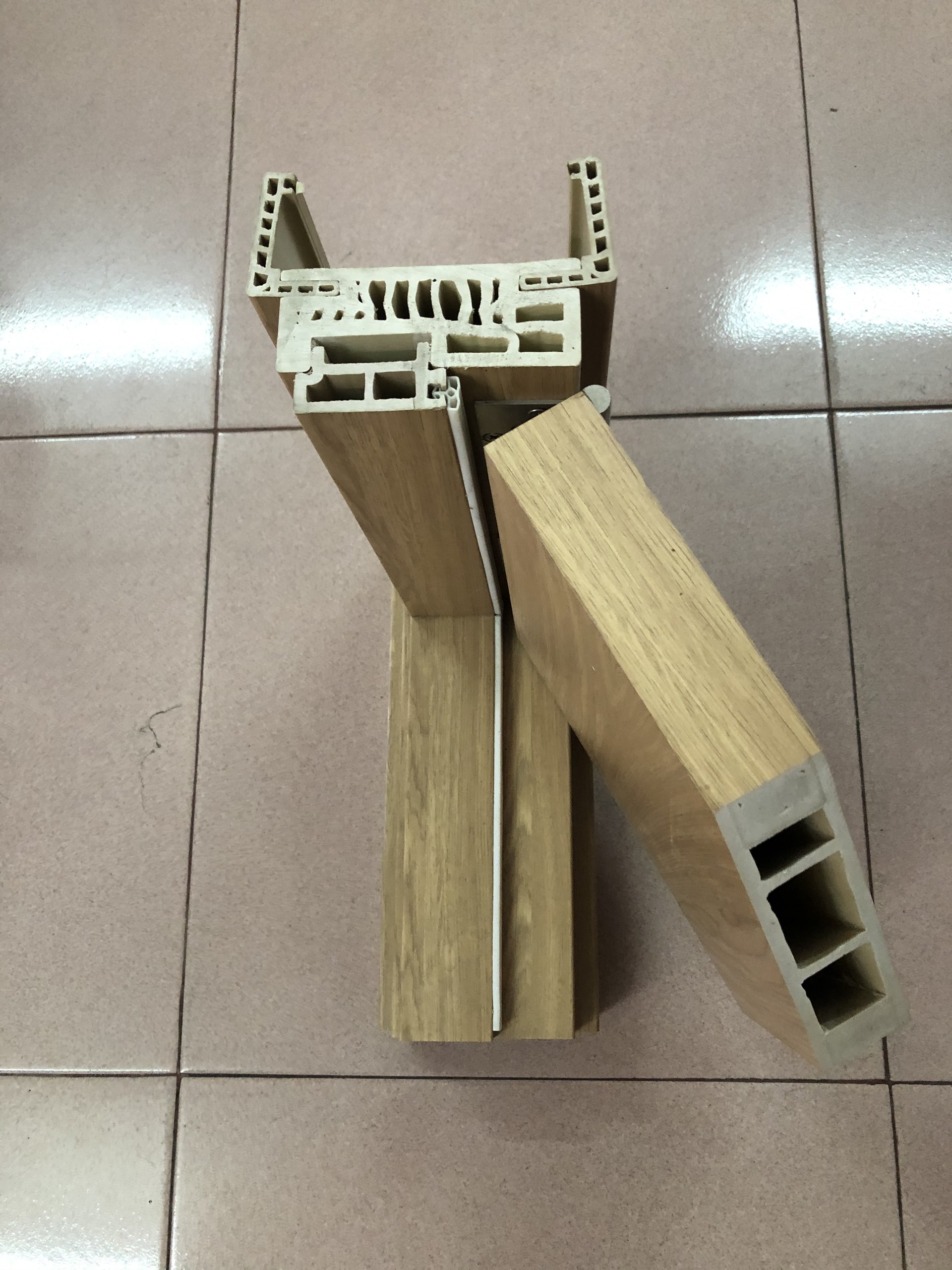 mặt cắt cửa nhựa gỗ composite tại Ninh Thuận