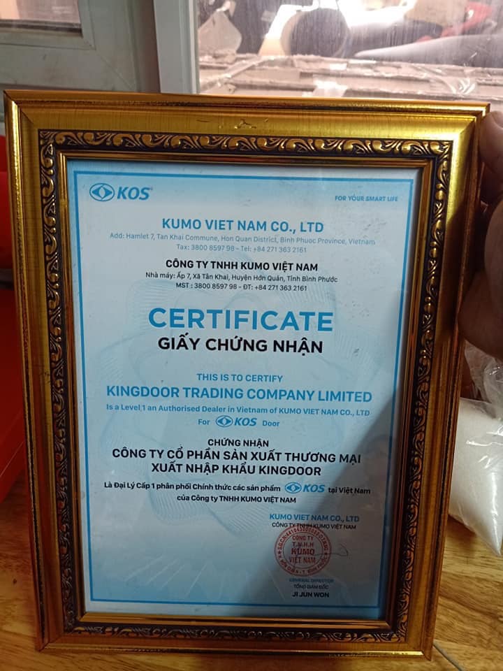 Giấy chứng nhận công ty Kingdoor là đại lý cấp 1 phân phối chính thức các sản phẩm KOS tại Việt Nam.