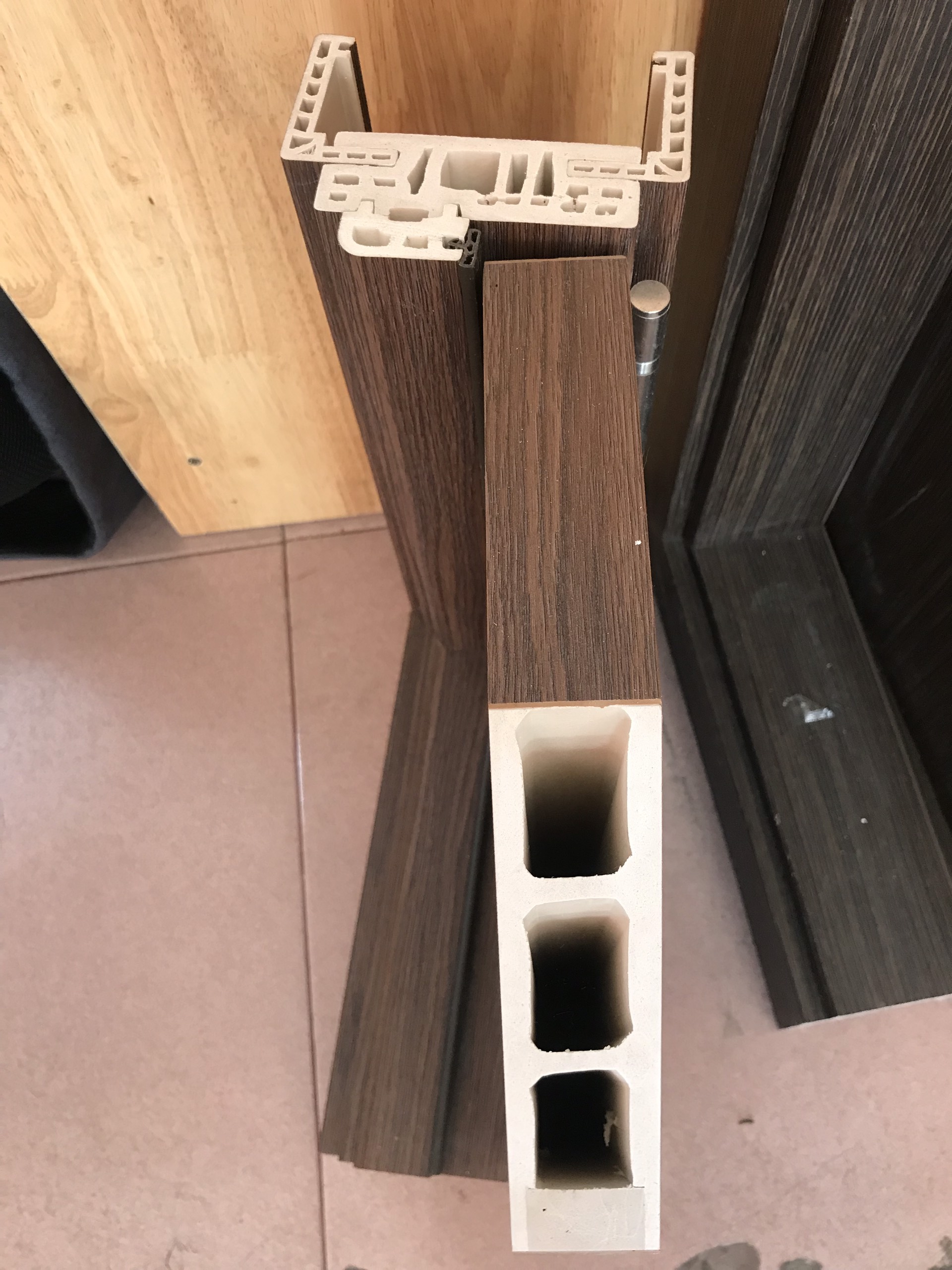Mặt cắt cửa nhựa gỗ Composite