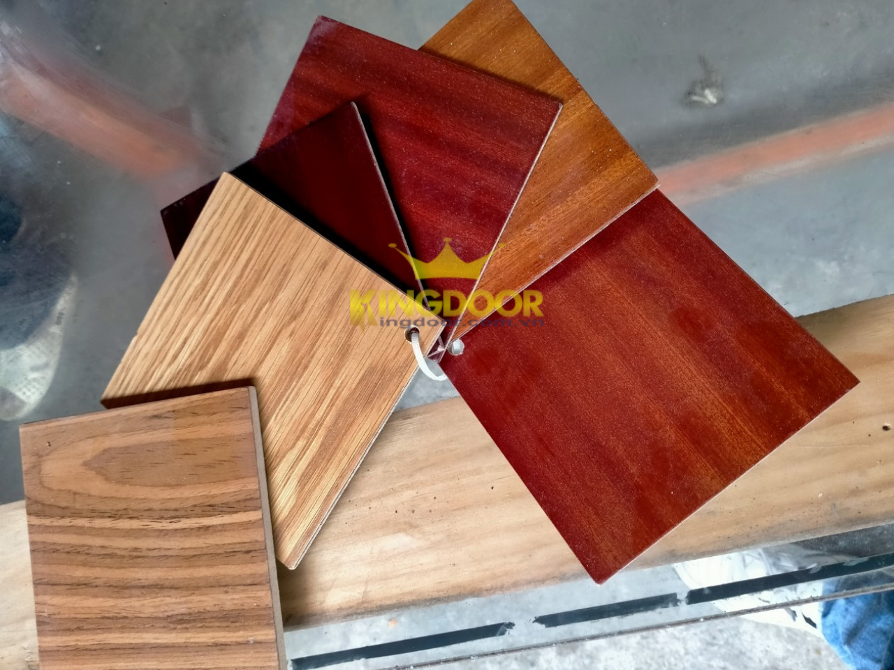 Bảng màu cửa gỗ công nghiệp HDF veneer