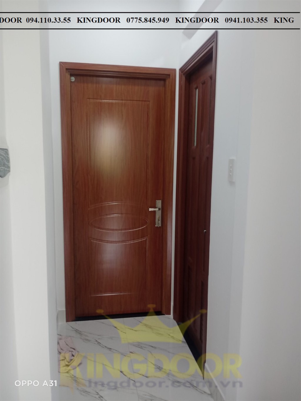 Cửa nhựa composite pủ sơn vân gỗ Luxury Báo giá cửa nhựa giả gỗ