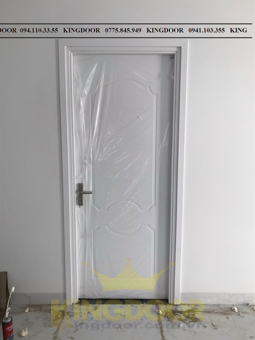 Mẫu cửa nhựa composite phủ sơn PU màu trắng sang trọng Báo giá cửa gỗ công nghiệp