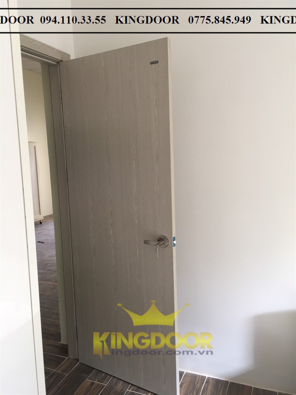 Cửa nhựa cao cấp ABS mẫu trơn phẳng đơn giản - sang trọng