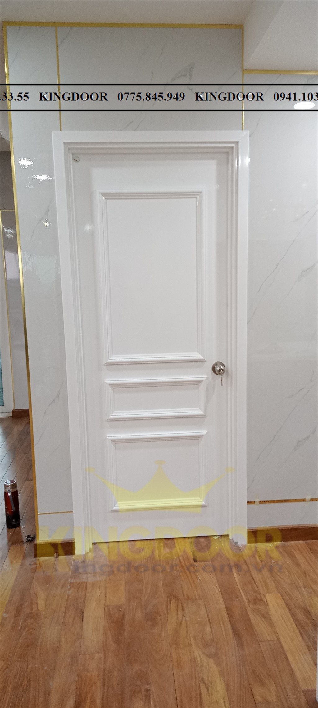 Cửa nhựa composite phào chỉ nổi