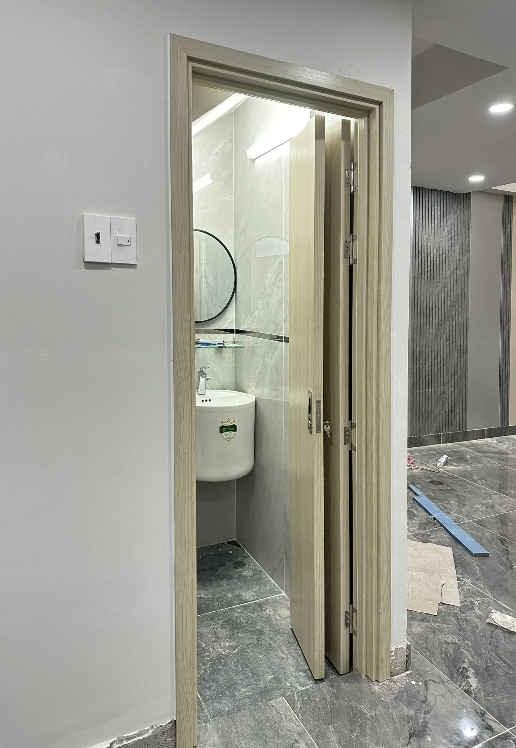 Cửa Nhựa Composite Xếp Gập tại TP HCM – Thi Công Hoàn Thiện