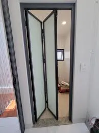Cửa Nhựa Composite Xếp Gập tại TP HCM – Thi Công Hoàn Thiện