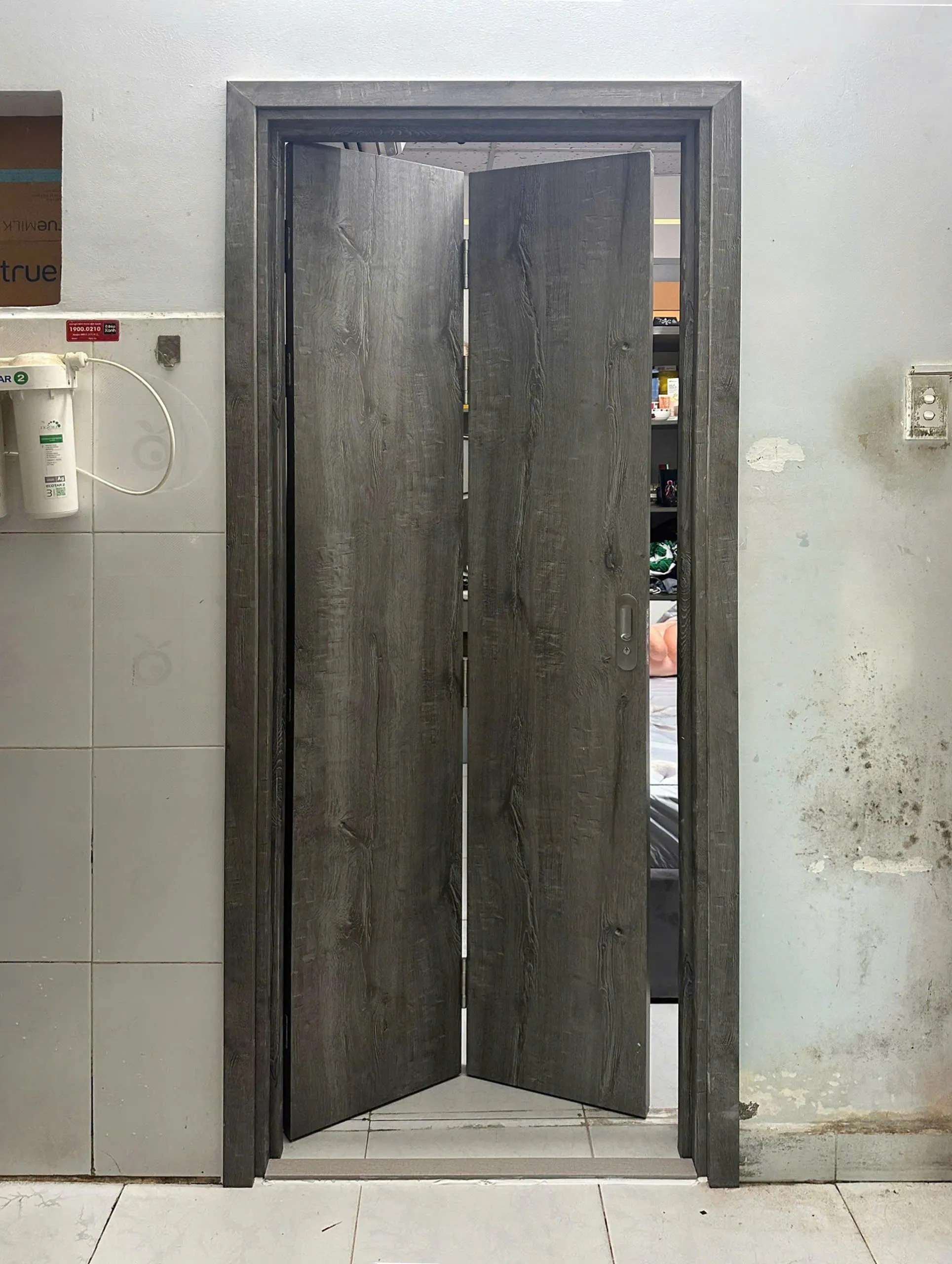Cửa Nhựa Composite Xếp Gập tại TP HCM – Thi Công Hoàn Thiện