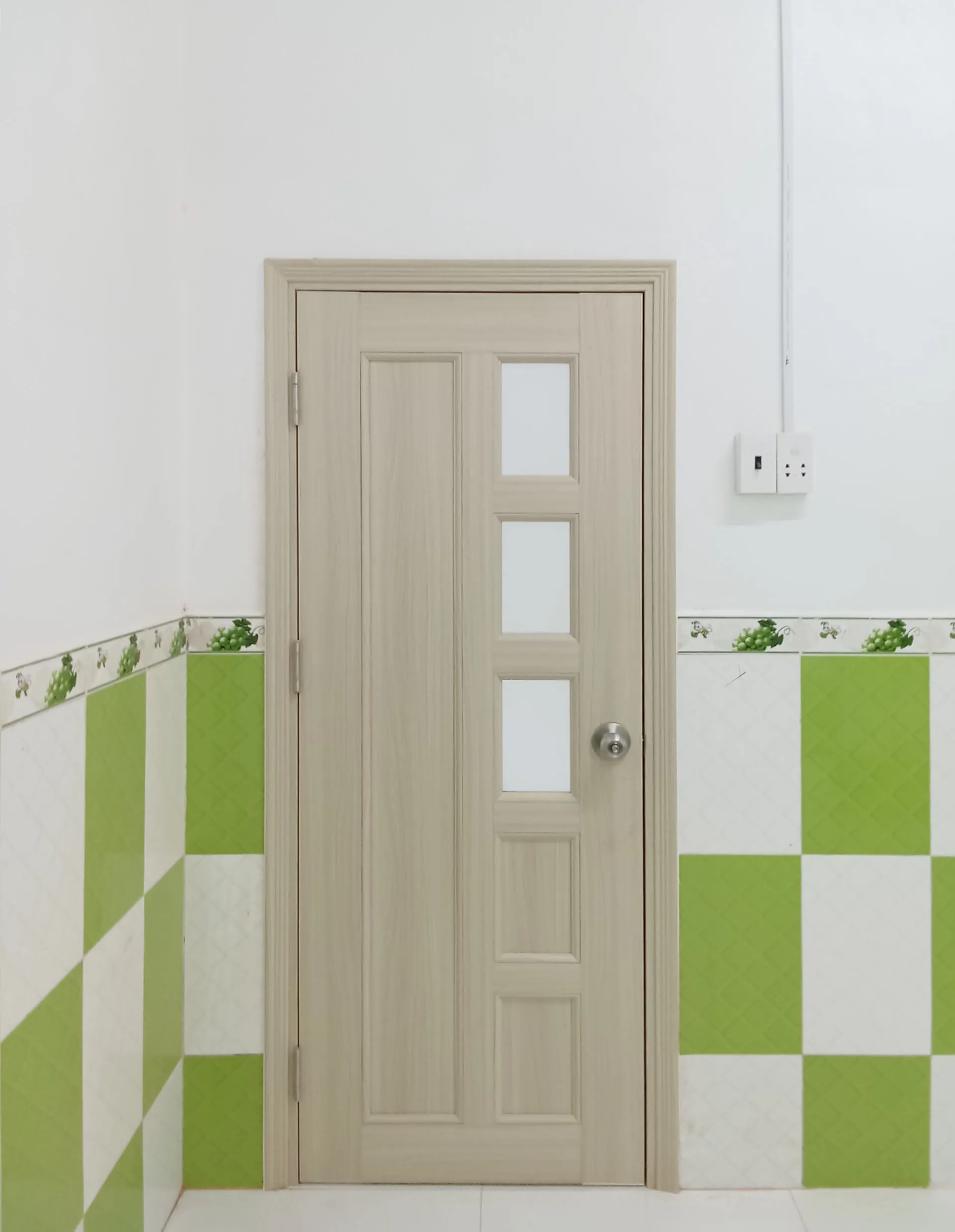Cửa Nhựa Giả Gỗ tại Đăk Lăk – Thi Công Lắp Đặt Hoàn Thiện