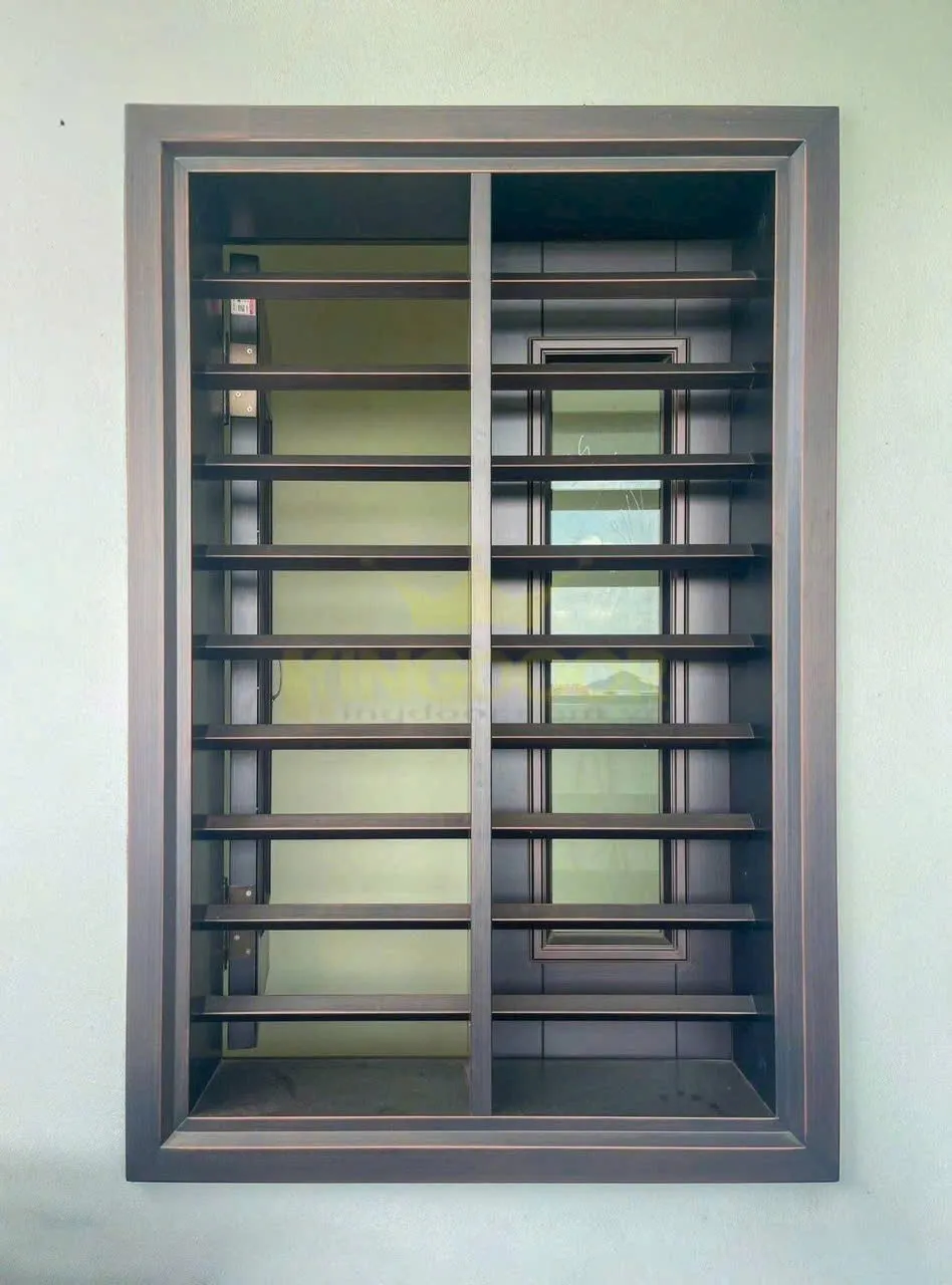 Mẫu cửa sổ thép vân gỗ 2 cánh