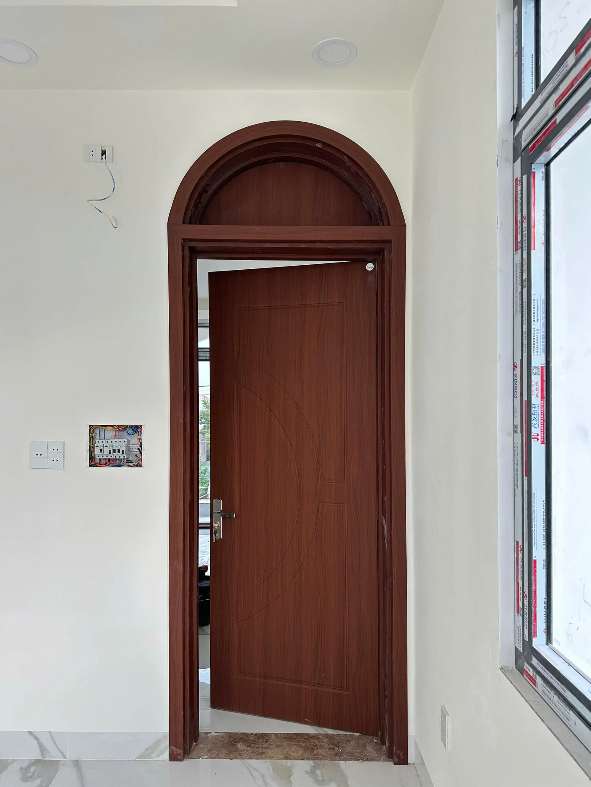 Cửa Vòm Nhựa Composite tại BMT – Dak Lak