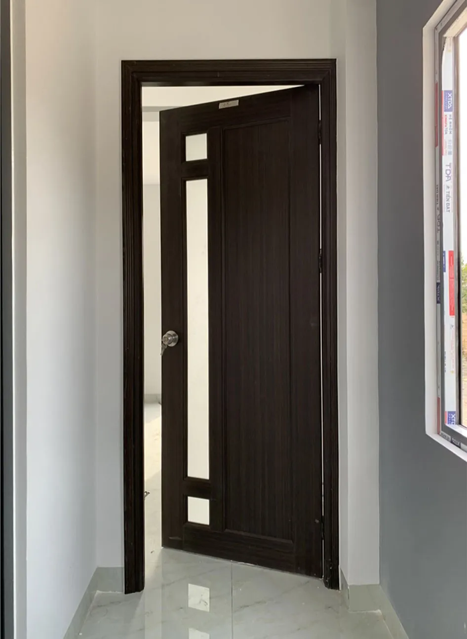 Cửa Nhựa Giả Gỗ tại Đăk Lăk – Thi Công Lắp Đặt Hoàn Thiện