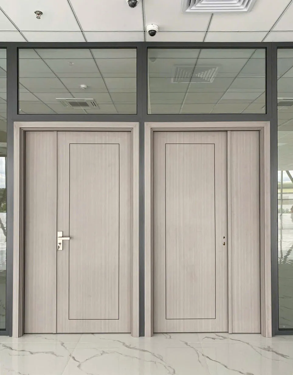 Cửa Gỗ Carbon tại Quận 12 – TP HCM