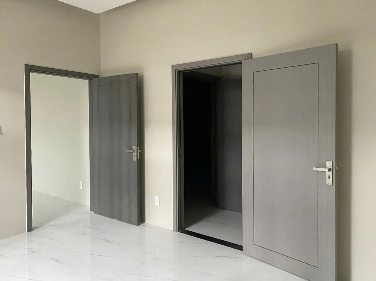 Cửa Gỗ Carbon tại Khánh Hòa – Chỉ Từ 3.900.000đ/Bộ