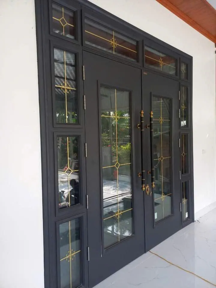 Cửa Thép Vân Gỗ Classic 5D tại Tiền Giang – Công Nghệ Hiện Đại