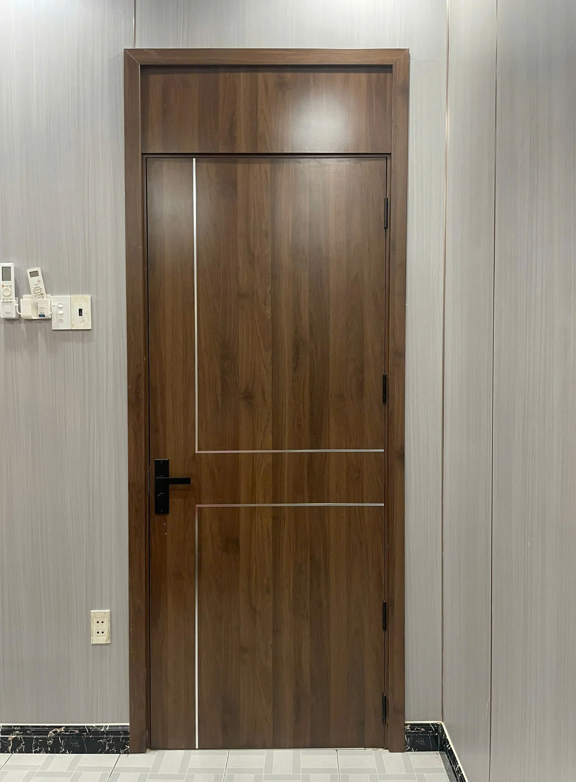 Cửa Gỗ Carbon tại Phường Sài Gòn – TP HCM từ 3.600.000đ/Bộ