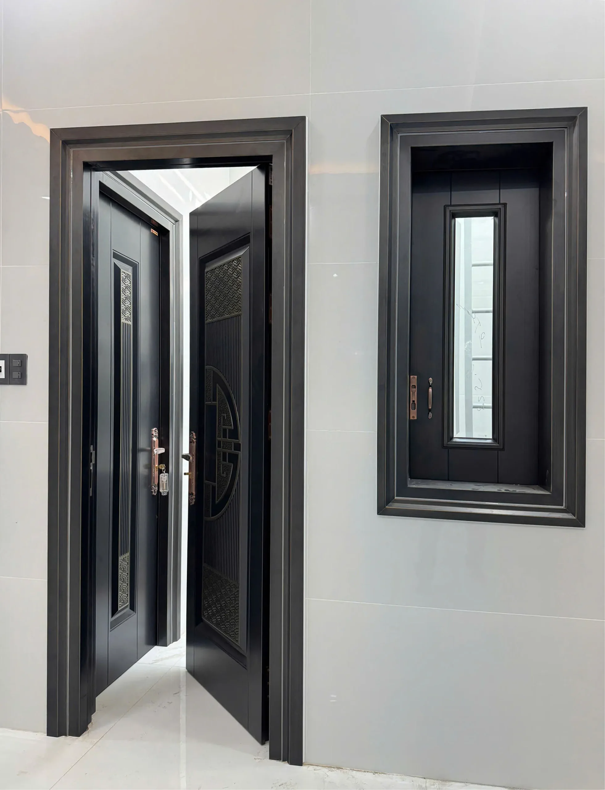 Cửa Thép Vân Gỗ Classic tại Phường Sài Gòn-Công Nghệ Sơn 5D