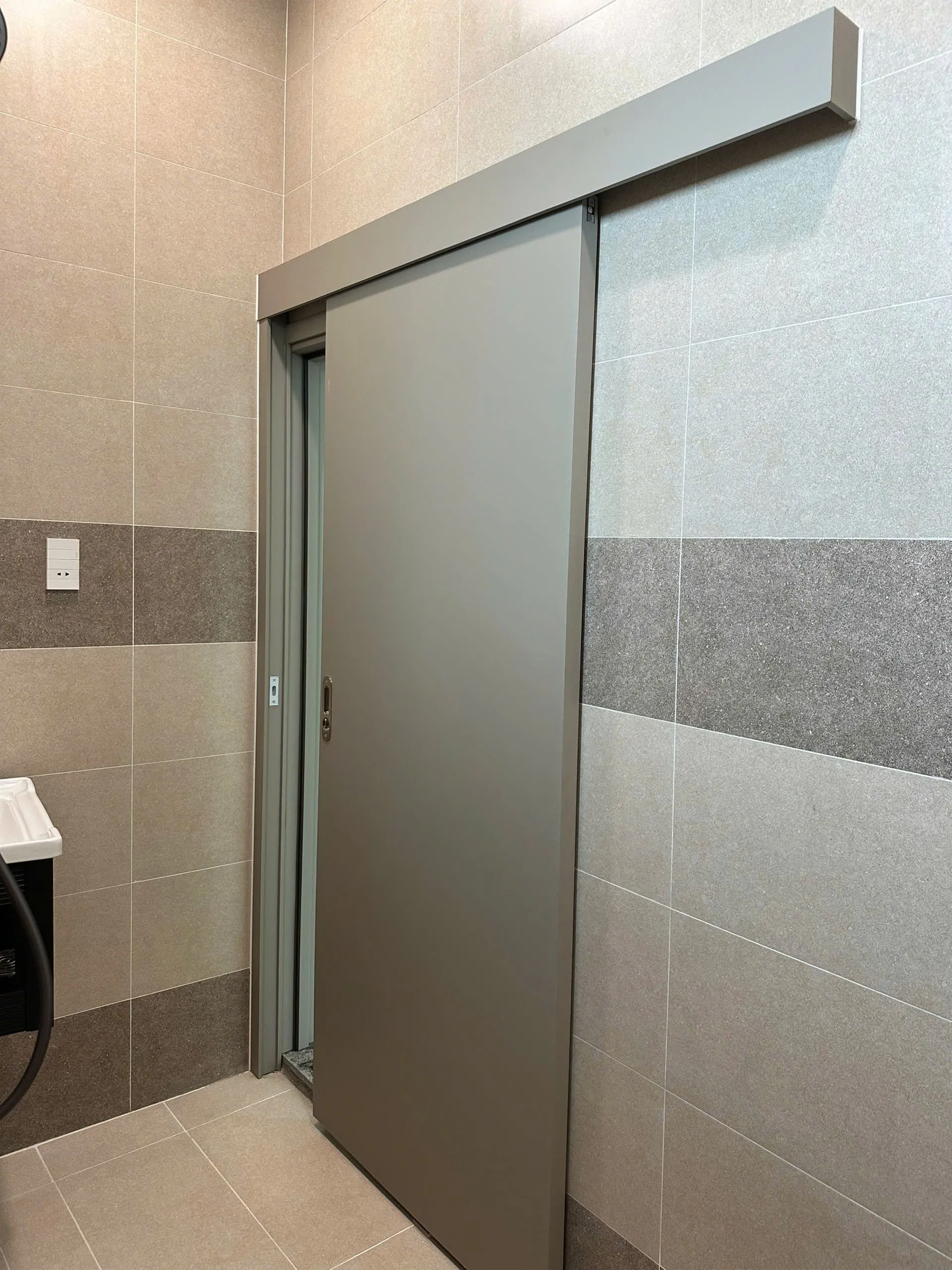 Cửa Lùa Nhựa Composite – Mẫu Cửa Trượt Cao Cấp