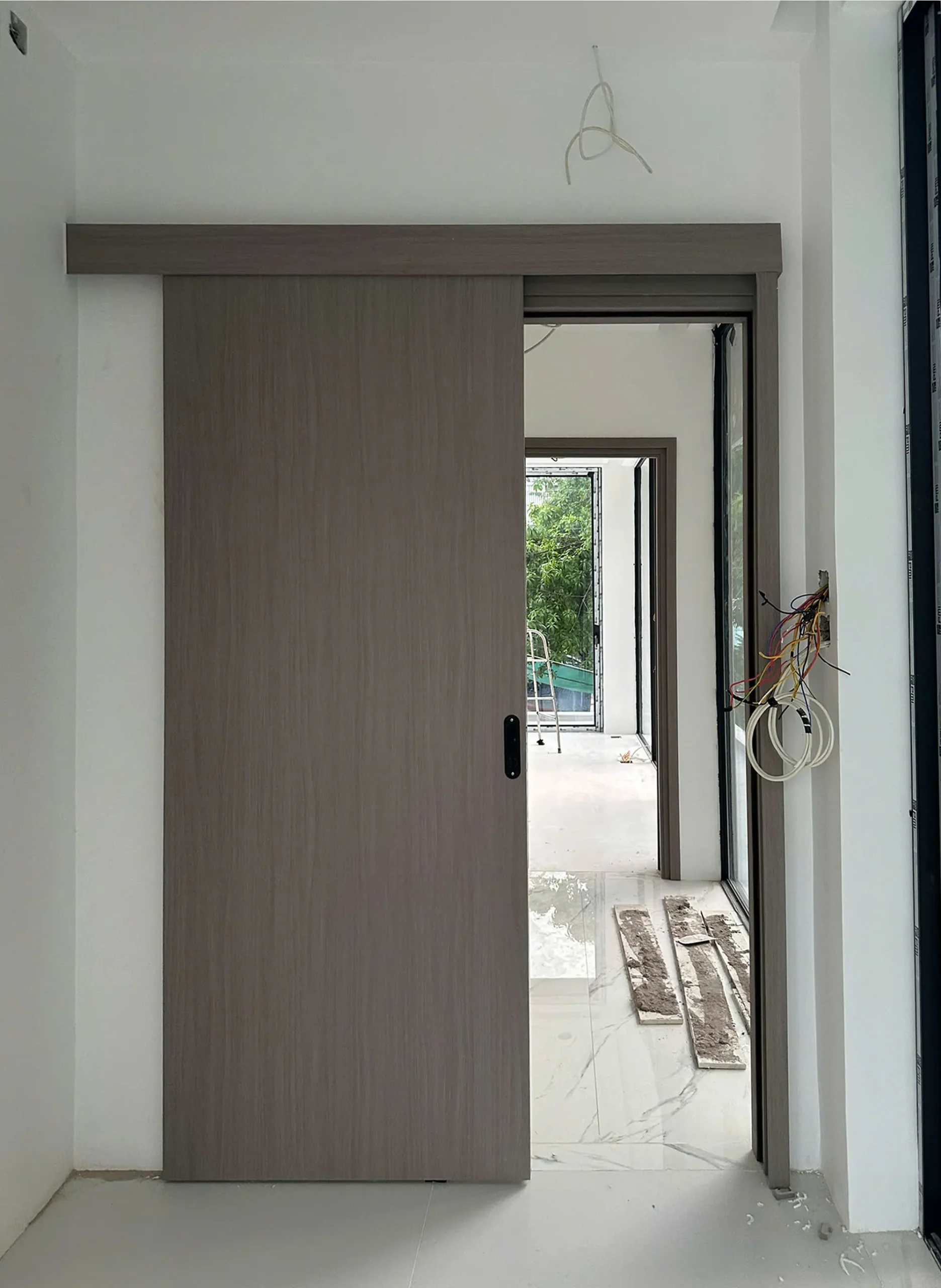 Cửa Lùa Nhựa Composite – Mẫu Cửa Trượt Cao Cấp