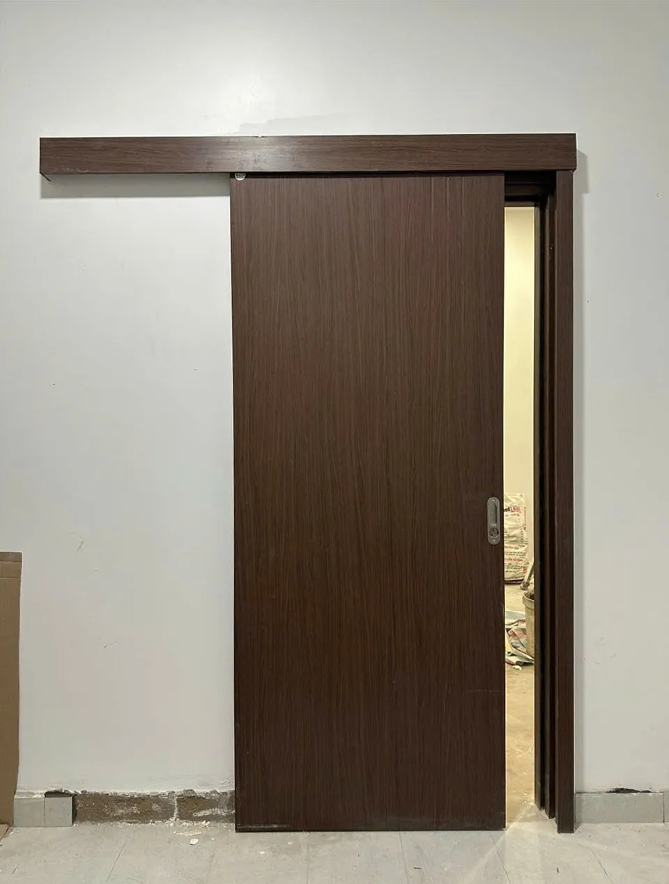 Cửa Lùa Nhựa Composite – Mẫu Cửa Trượt Cao Cấp